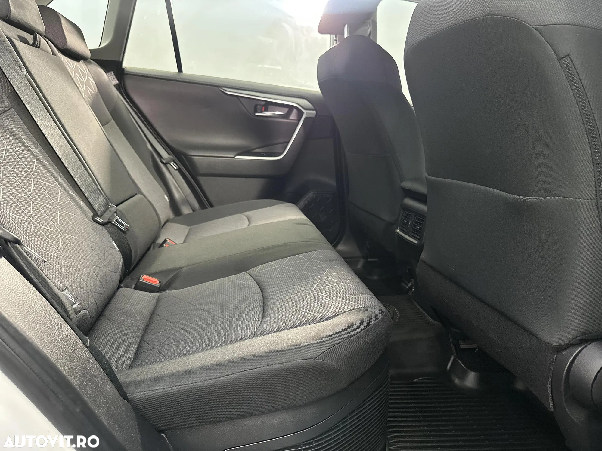 Toyota RAV4 - 12