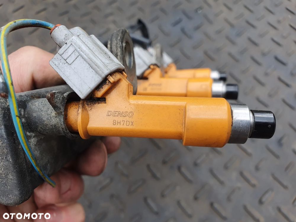 SUZUKI LISTWA WTRYSKOWA WTRYSKIWACZE DENSO 8H7DX 008083009 KOMPLET 3SZT - 3