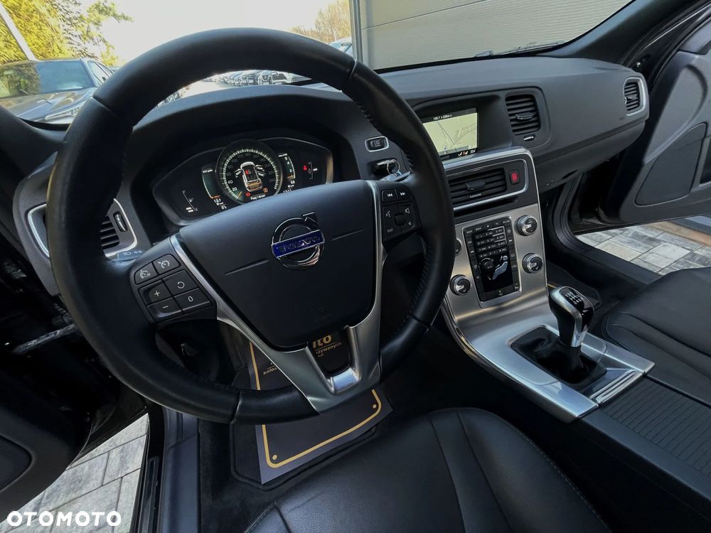 Volvo V60 T3 Summum - 29