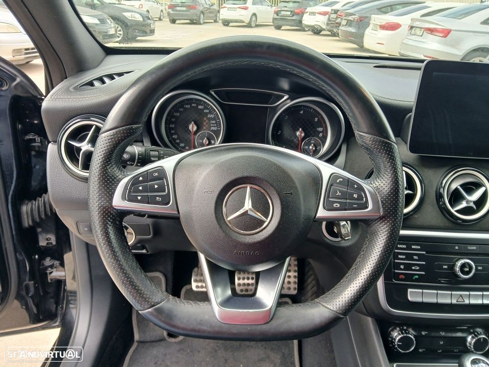 Mercedes-Benz A 200 d AMG Line - 20