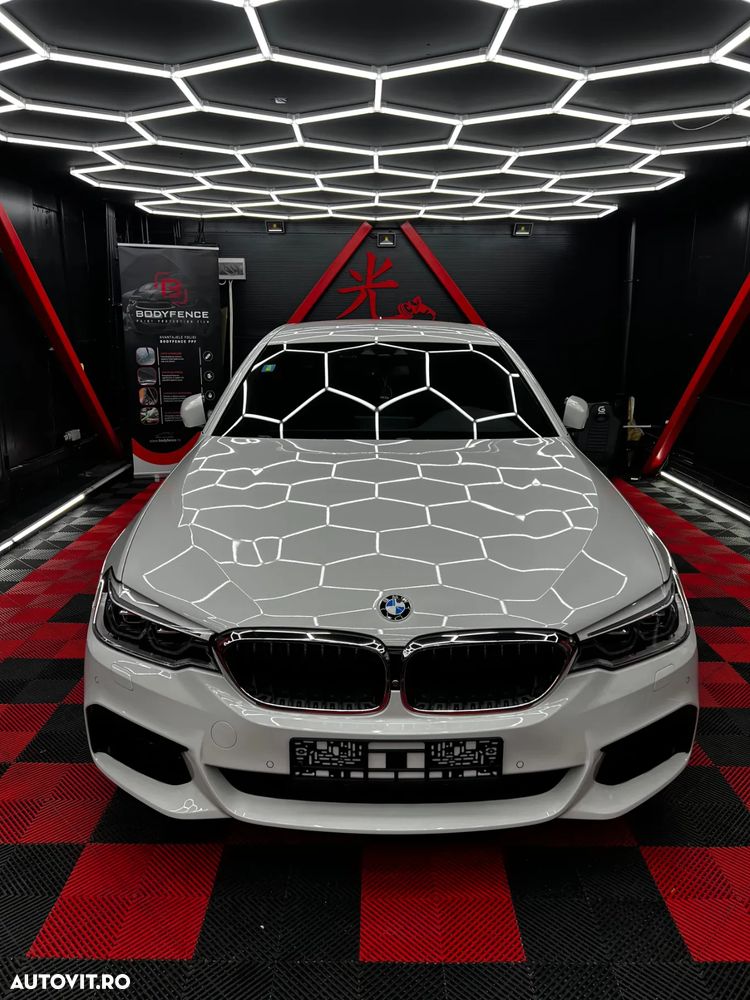 BMW Seria 5 520d xDrive AT - 2