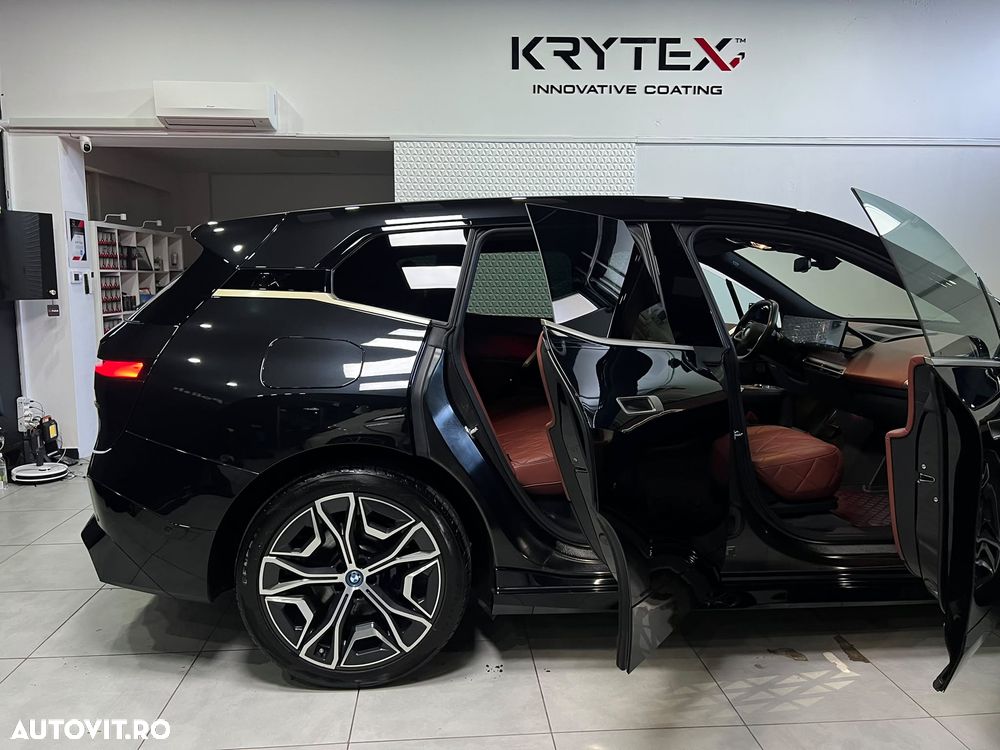 BMW iX xDrive50 - 10