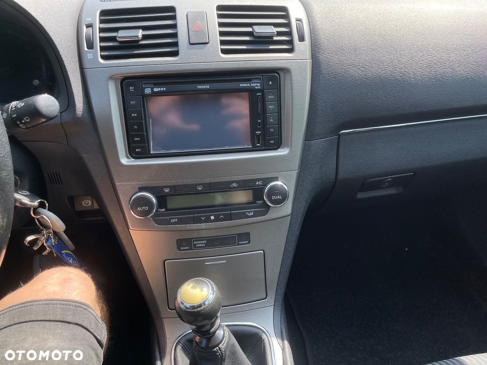 Toyota Avensis 2.2 D-4D Sol Plus NAVI - 24