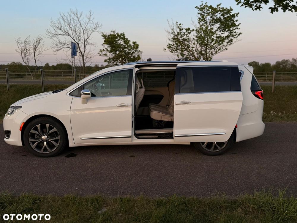Chrysler Pacifica - 8