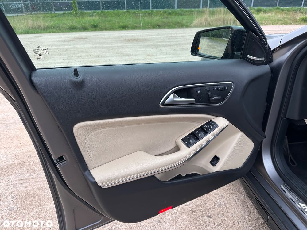 Mercedes-Benz GLA AMG 45 4Matic AMG Speedshift 7G-DCT - 15