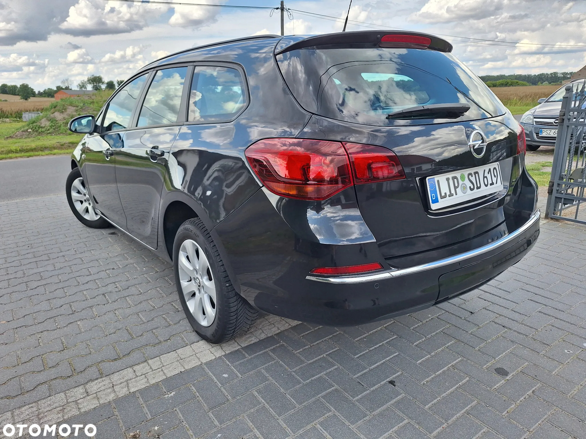 Opel Astra 1.4 Sports Tourer - 4