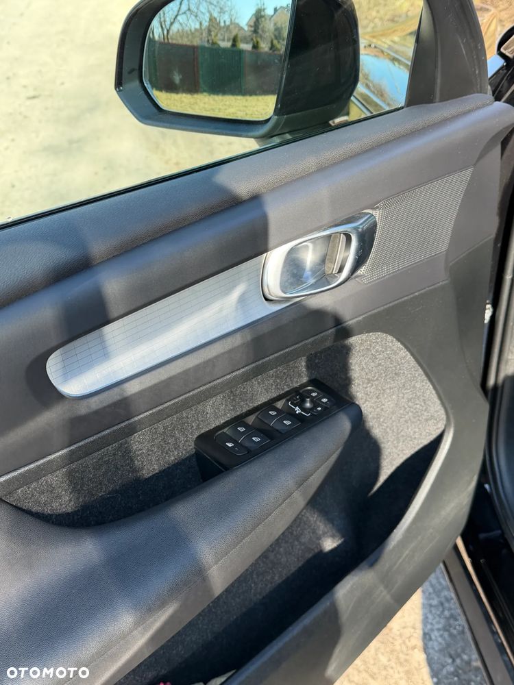 Volvo XC 40 T3 Momentum Pro - 10