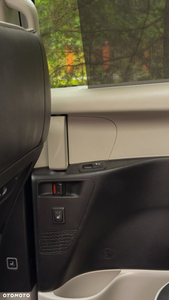 Chrysler Pacifica - 14