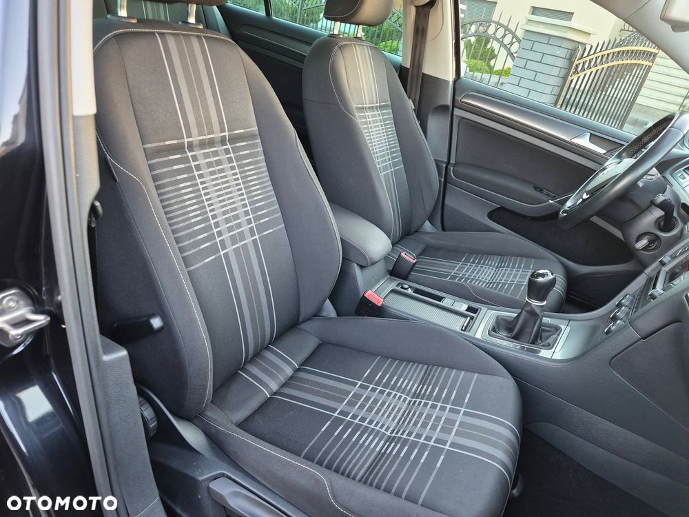 Volkswagen Golf - 16
