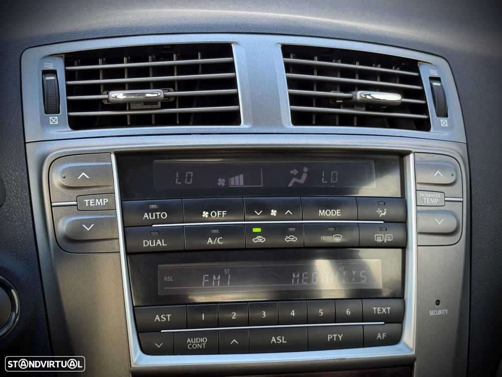 Lexus IS 220 d P.Luxury 4D - 18