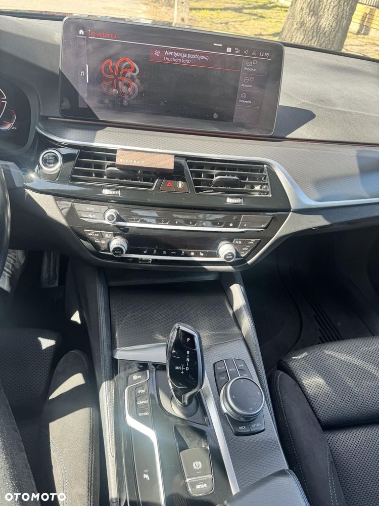 BMW Seria 5 530i xDrive M Sport sport - 14