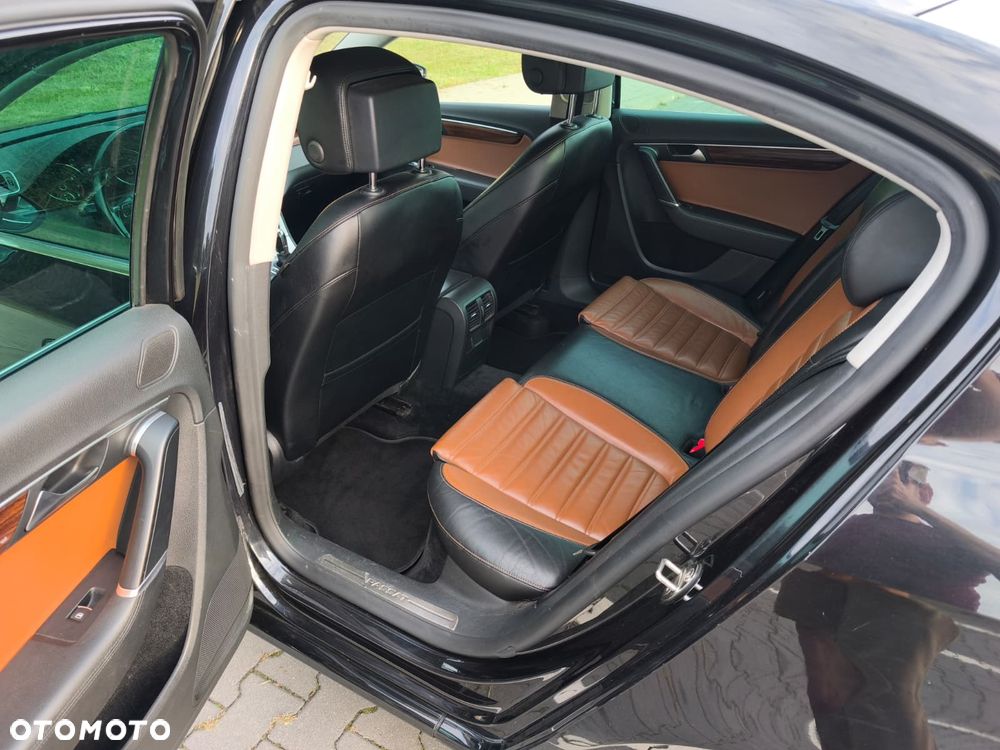 Volkswagen Passat - 13