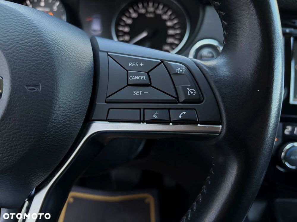 Nissan Qashqai 1.3 DIG-T N-Connecta DCT - 24