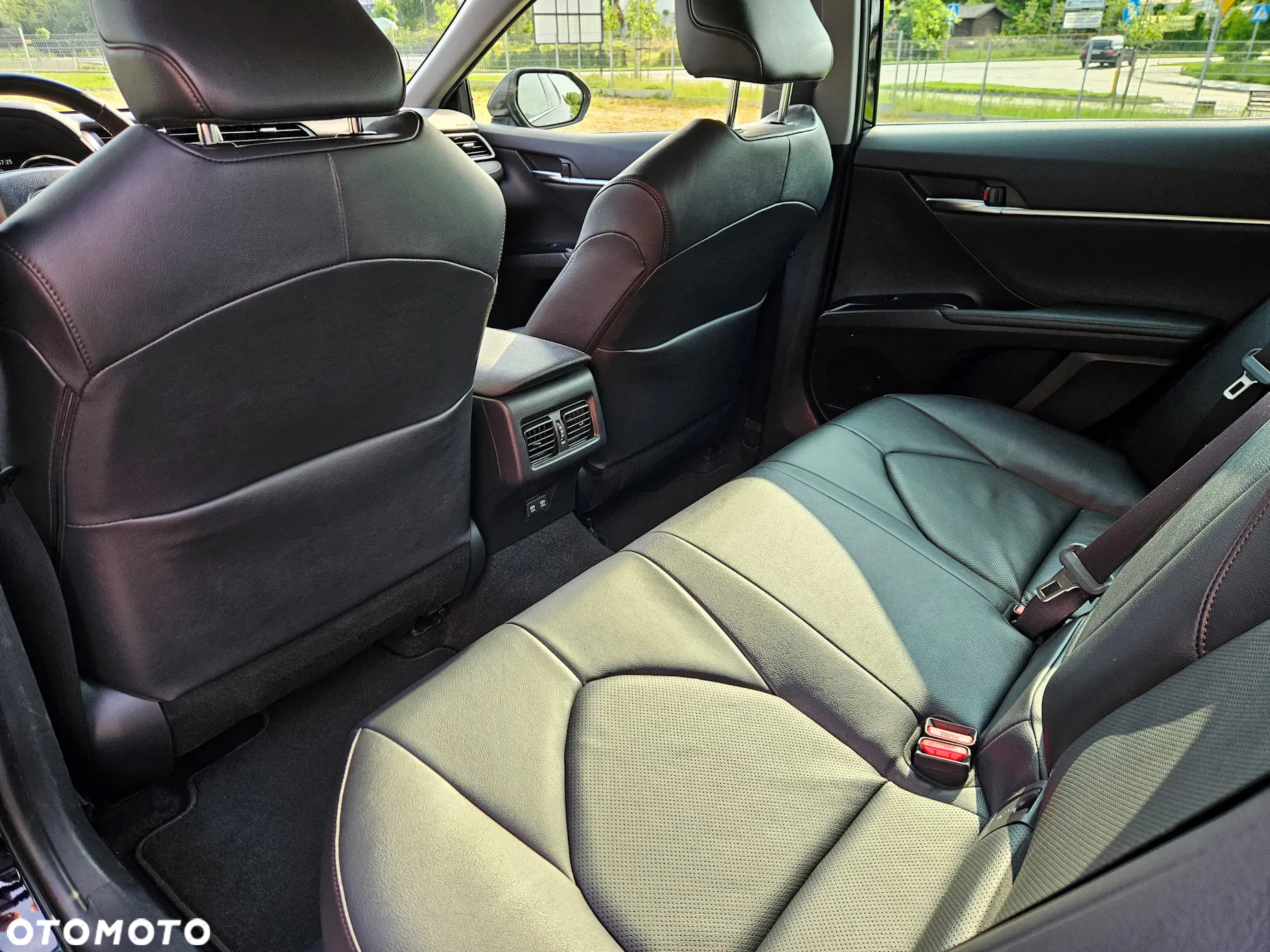 Toyota Camry 2.5 Hybrid Executive CVT - 10