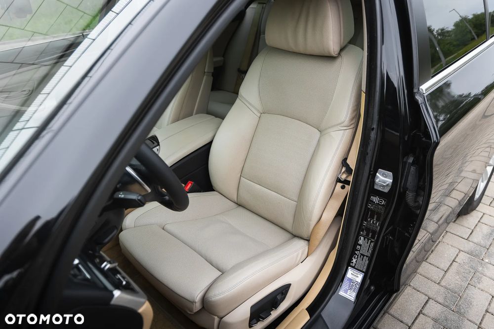 BMW Seria 5 520d xDrive Luxury Line - 8