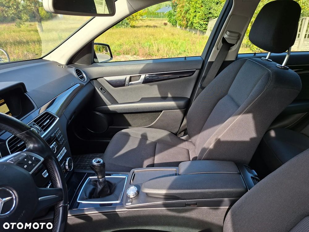 Mercedes-Benz Klasa C 180 CGI BlueEFFICIENCY - 20