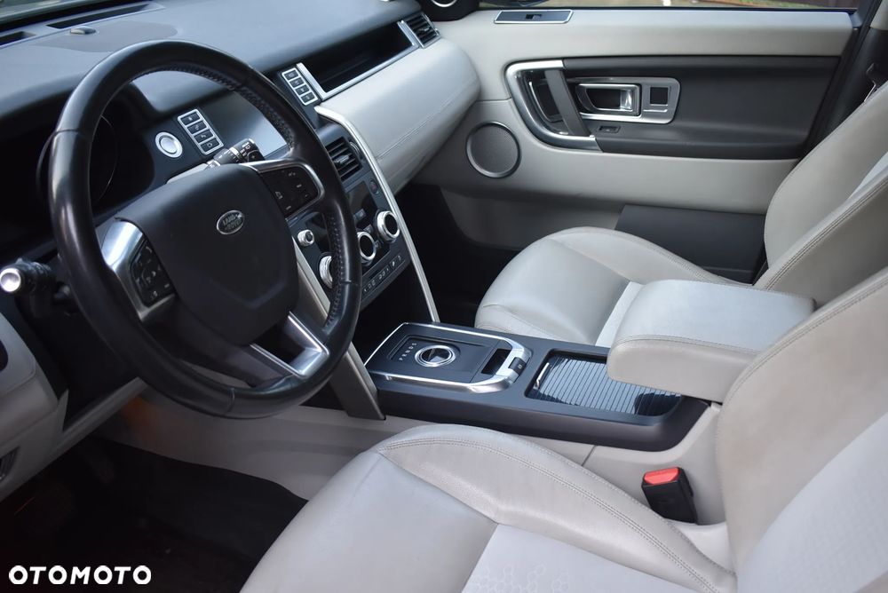 Land Rover Discovery Sport - 12