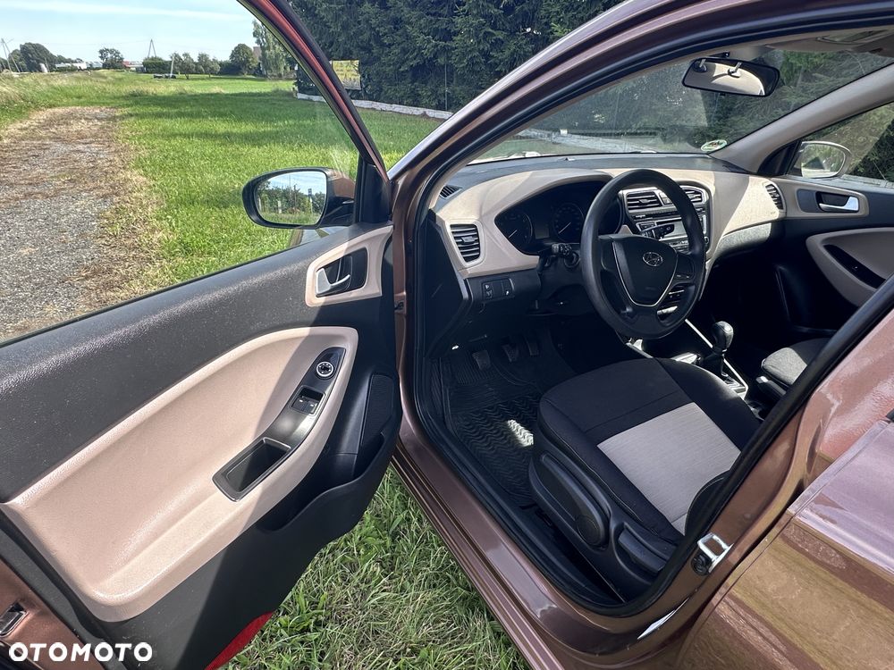 Hyundai i20 1.2 Fresh - 12