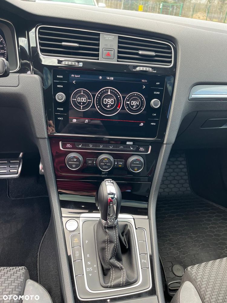 Volkswagen Golf - 15