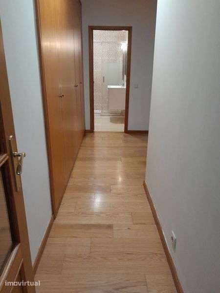 Aluga-se Apartamento T-2 - Grande imagem: 4/9