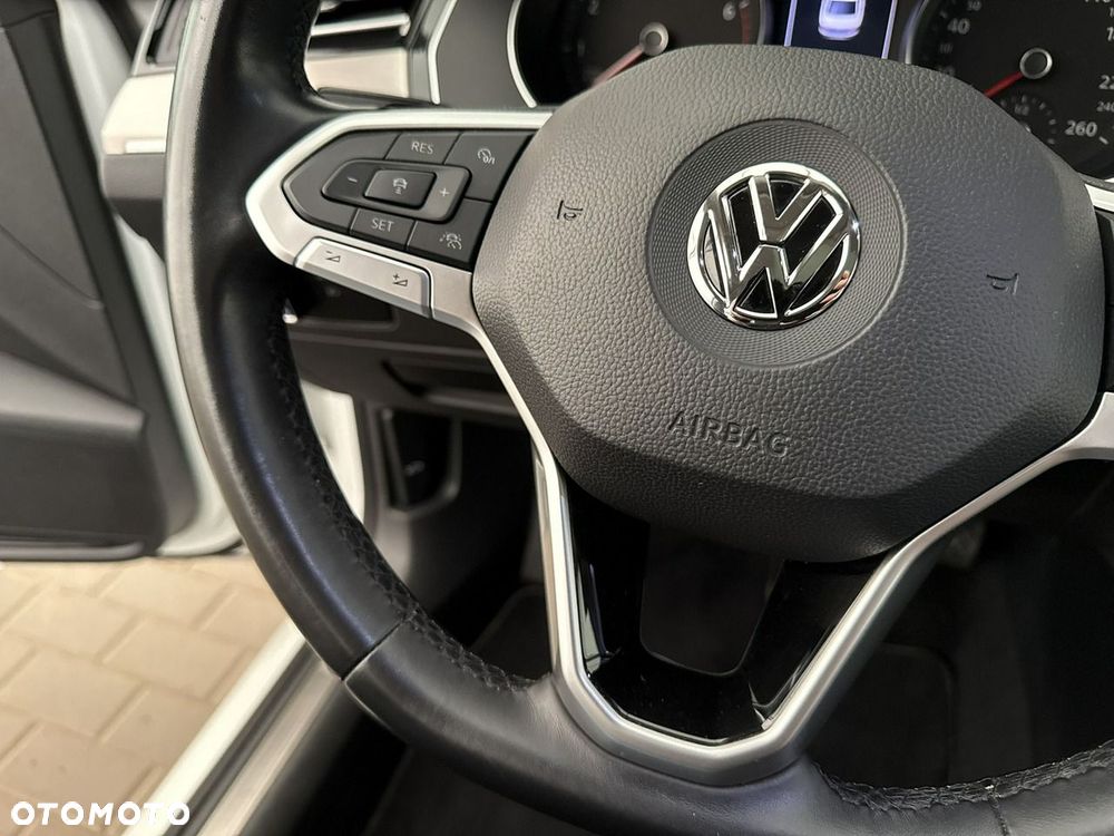 Volkswagen Passat - 27