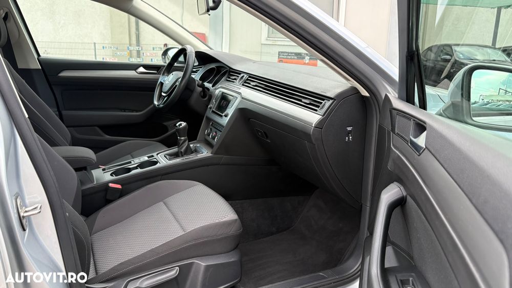 Volkswagen Passat - 28