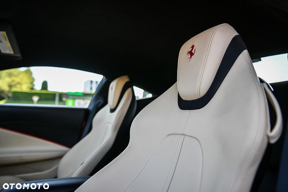 Ferrari Roma - 12