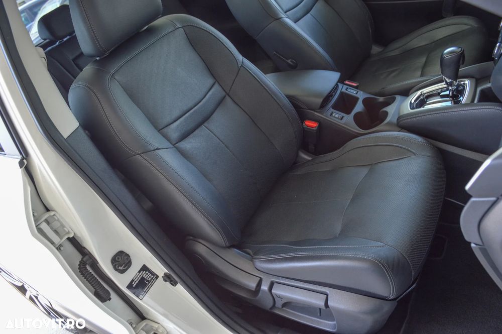Nissan Qashqai 1.6 DCI Xtronic TEKNA - 33