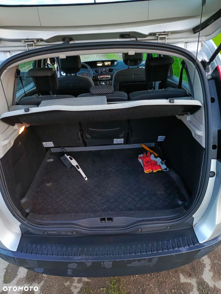 Renault Scenic - 10