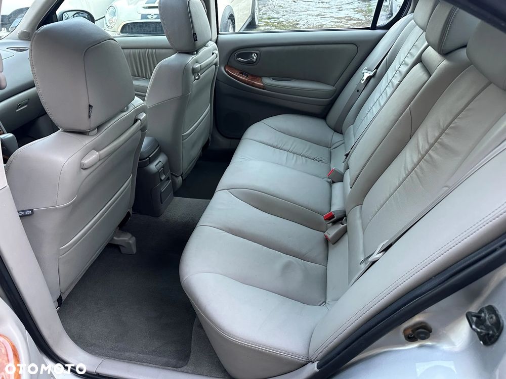 Nissan Maxima - 4