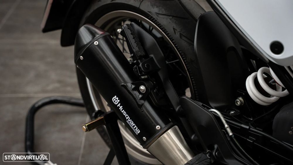 Husqvarna Vitpilen 401 - 8