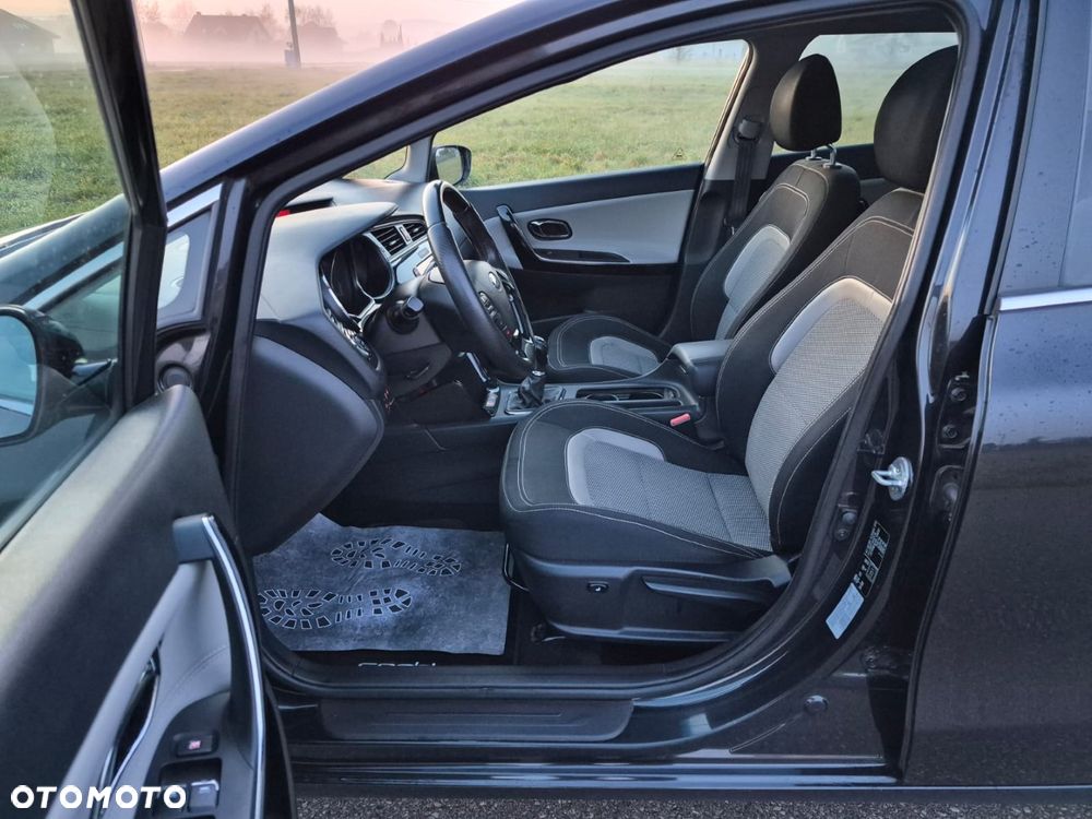 Kia Ceed 1.6 CRDi 136 ISG Platinum Edition - 16