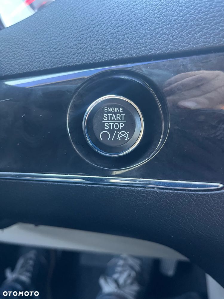 Chrysler Town & Country 3.6 Limited - 25