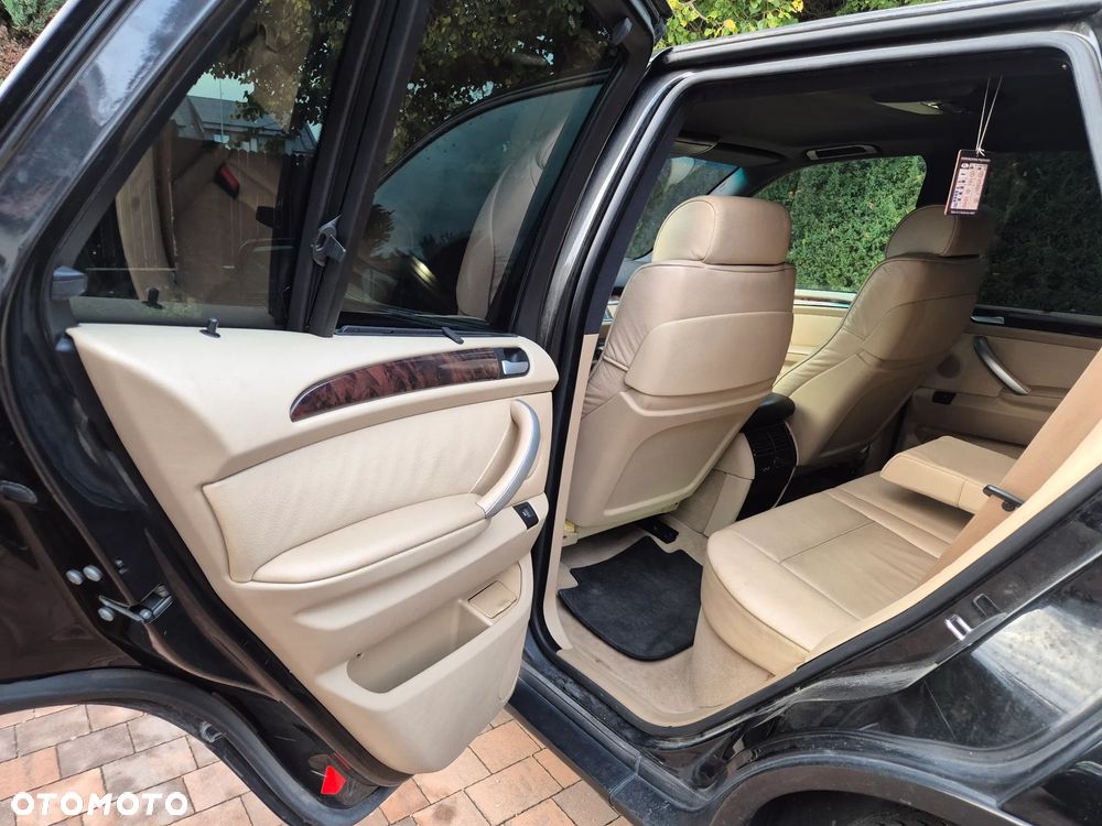 BMW X5 4.4i - 13