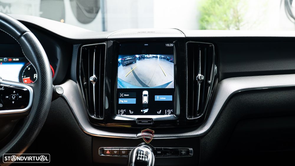 Volvo XC 60 D4 AWD RDesign - 37