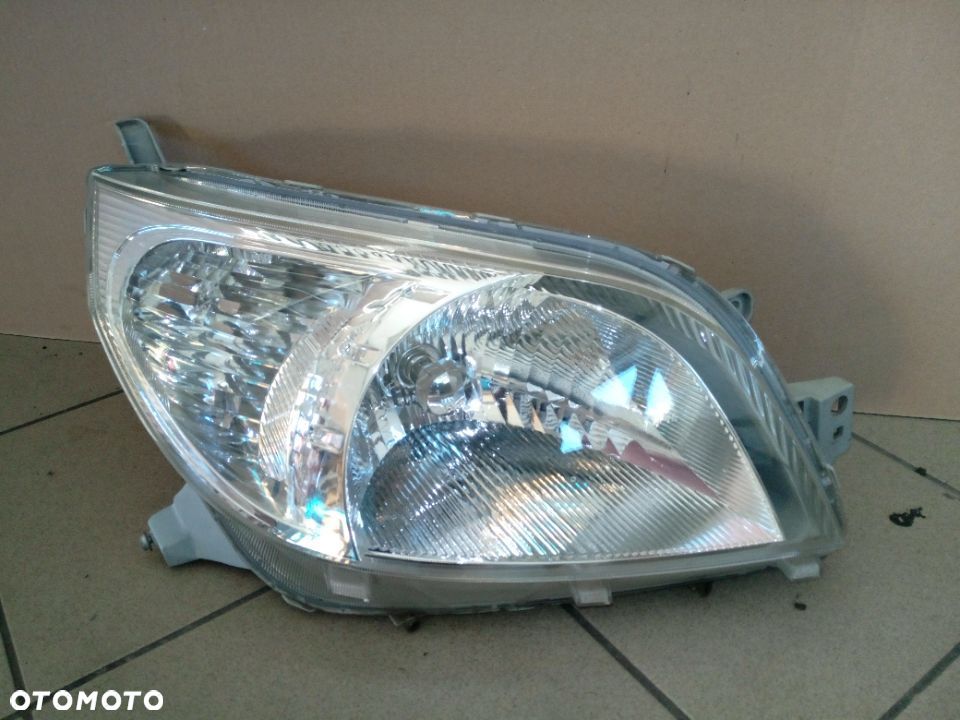 Daihatsu Terios prawy reflektor EUROPA - 1