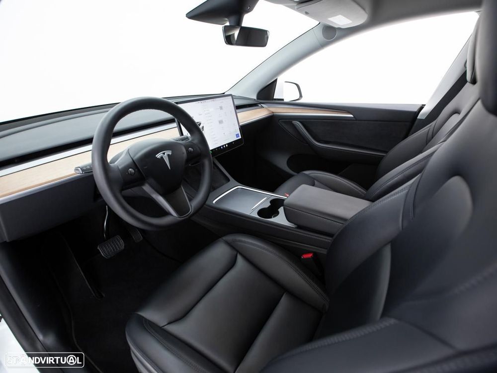 Tesla Model Y Long Range Dual Motor AWD - 9