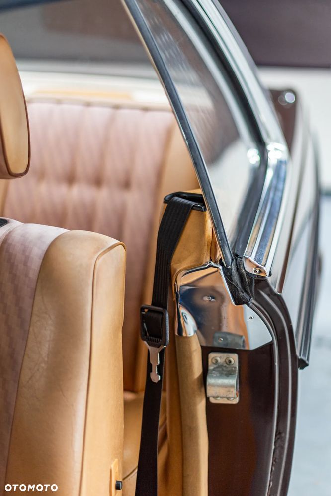 Mercedes-Benz W123 - 15