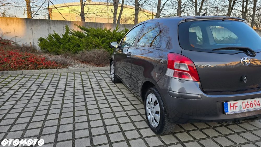 Toyota Yaris - 33
