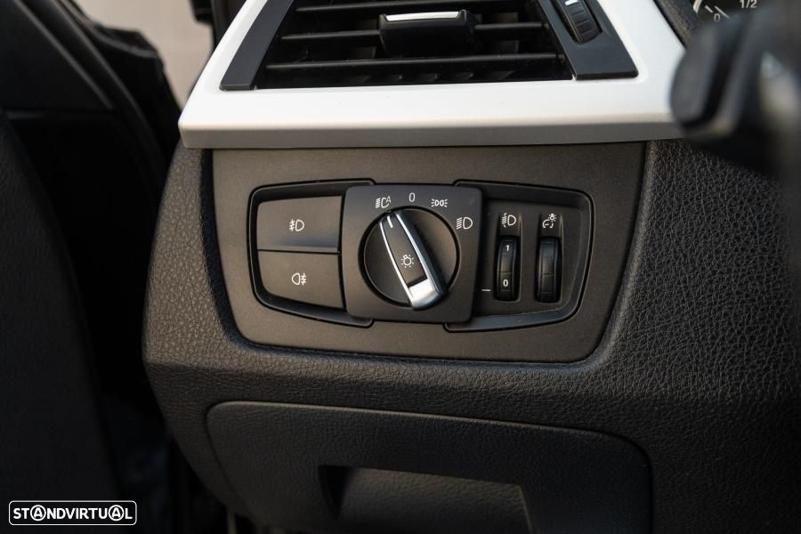 BMW 318 d Touring Auto - 49