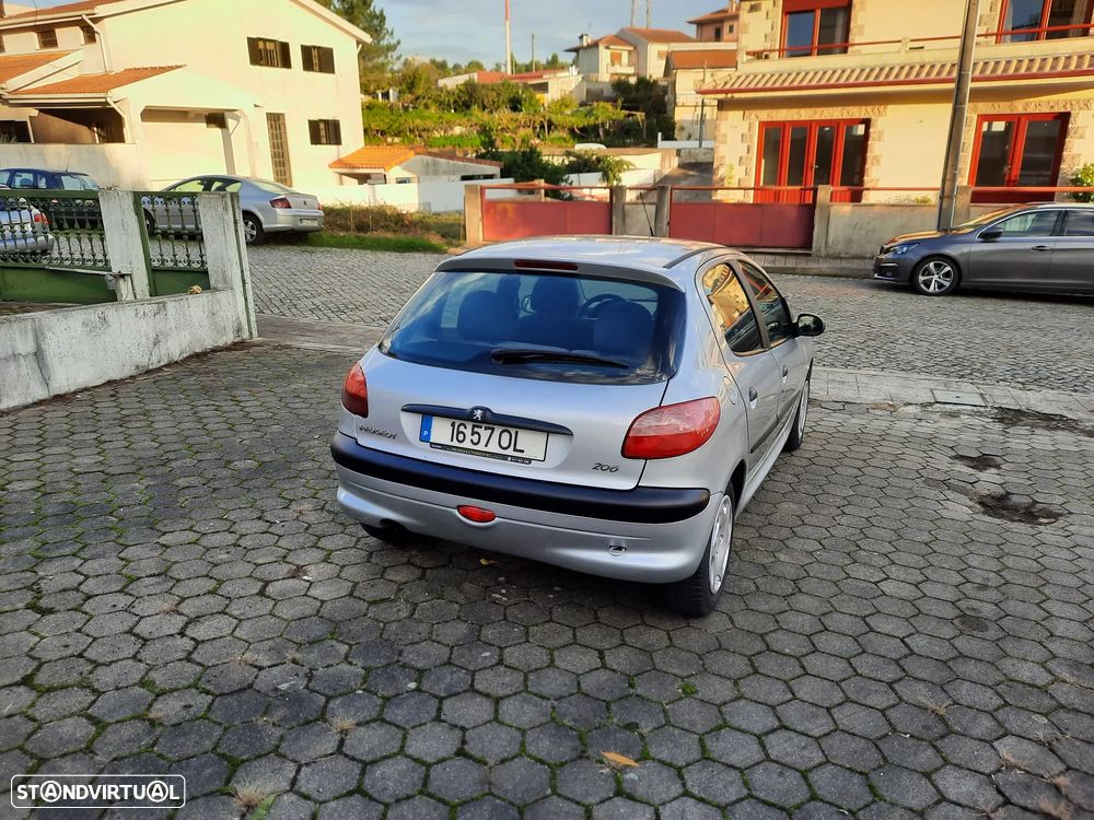 Peugeot 206 1.1 Color Line - 3