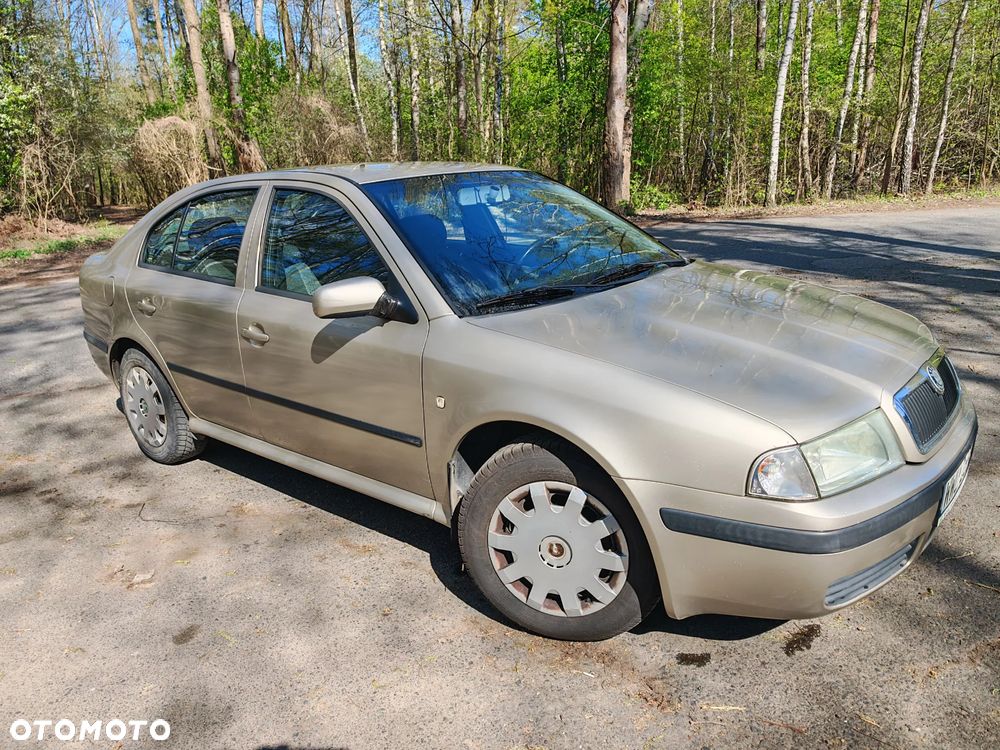 Skoda Octavia 1.6 Tour - 4