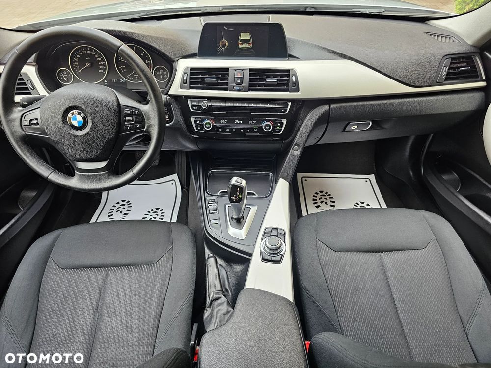 BMW Seria 3 318d Touring Sport Line - 34