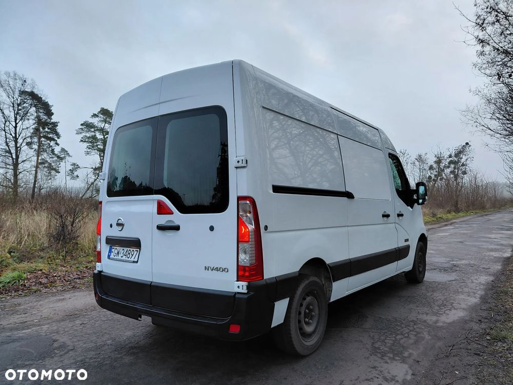 Nissan NV 400 - 5