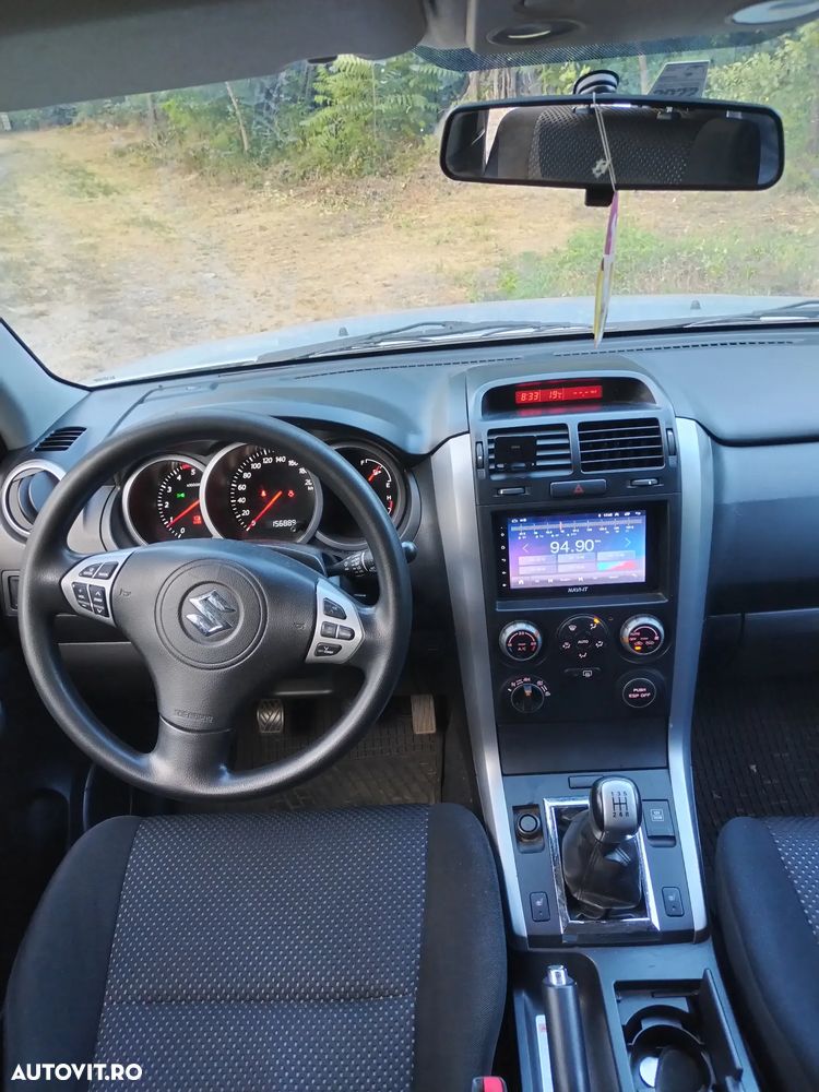 Suzuki Grand Vitara 1.9 DDIS JLX - 3