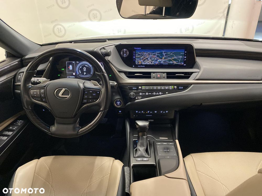 Lexus ES 300h Omotenashi - 10