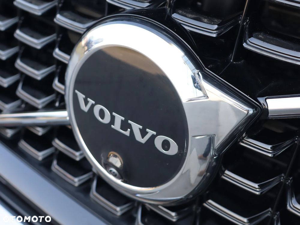 Volvo XC 60 B5 B AWD Ultra Dark - 21
