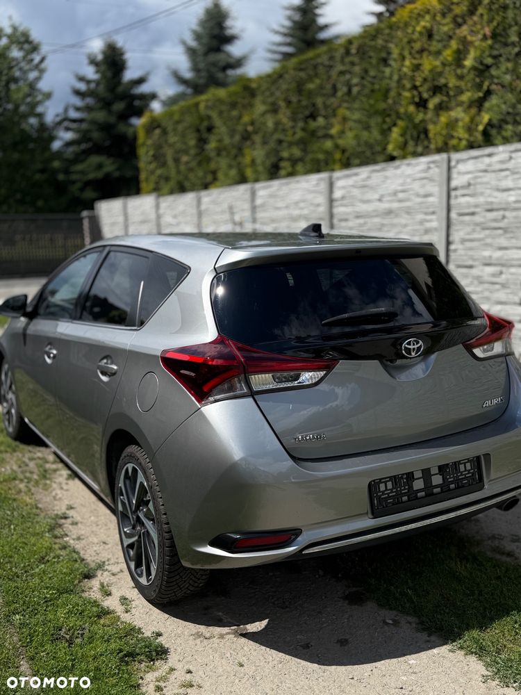 Toyota Auris 1.6 D-4D Prestige - 14