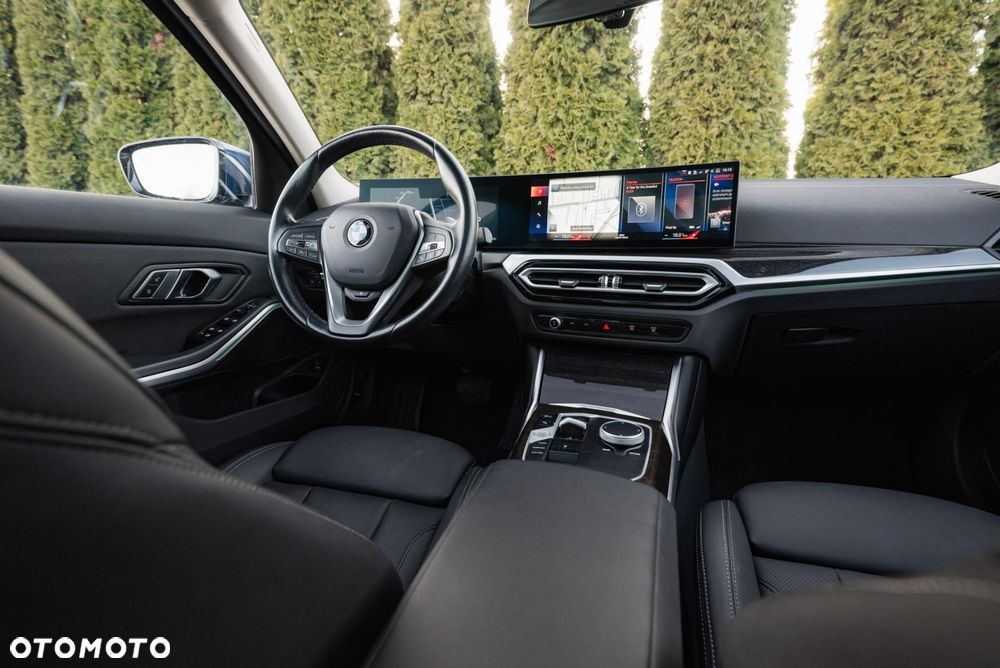 BMW Seria 3 320d xDrive - 17