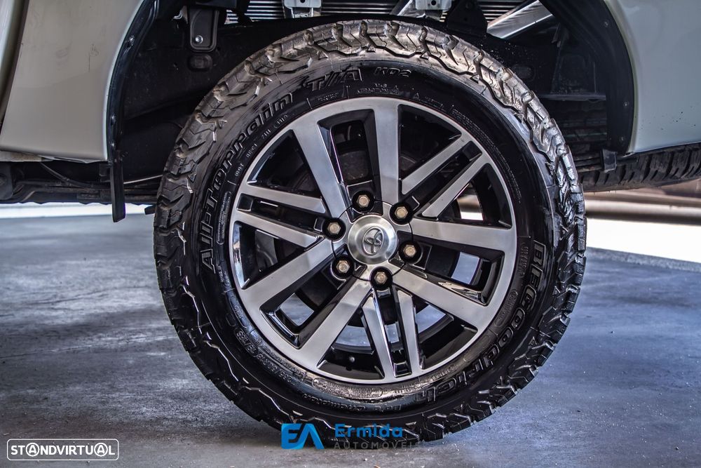 Toyota Hilux 2.4 D-4D 4WD CD CH - 19